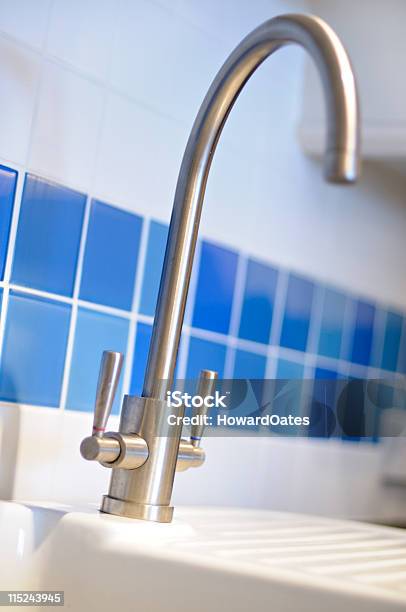 Torneira De Cozinha - Fotografias de stock e mais imagens de Azul - Azul, Azulejo, Aço