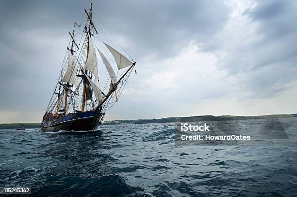 Caravela Vela - Fotografias de stock e mais imagens de Navio - Navio, Barco à Vela, Antigo