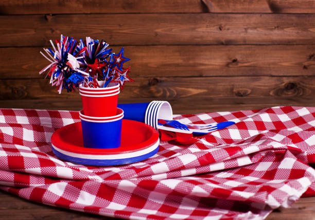 4 julio de la independencia y el trabajo día de la celebración americana mesa de control de mantel - napkin american flag holiday fourth of july fotografías e imágenes de stock