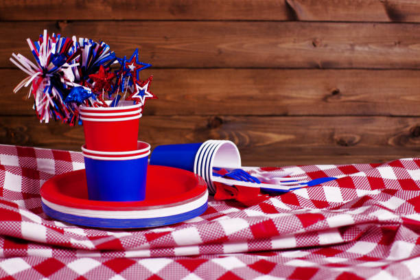 4 julio de la independencia y el trabajo día de la celebración americana mesa de control de mantel - napkin american flag holiday fourth of july fotografías e imágenes de stock