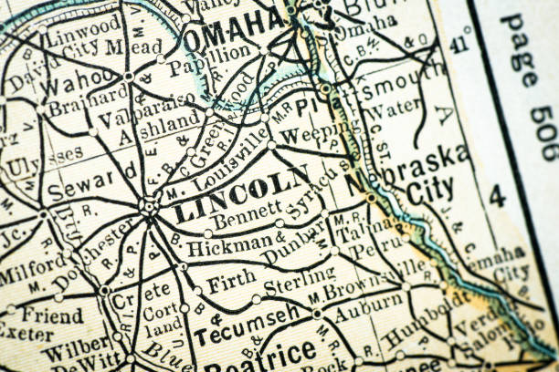 illustrazioni stock, clip art, cartoni animati e icone di tendenza di dettaglio ravvicinato della mappa degli stati uniti antichi: lincoln, nebraska - nebraska lincoln nebraska map physical geography