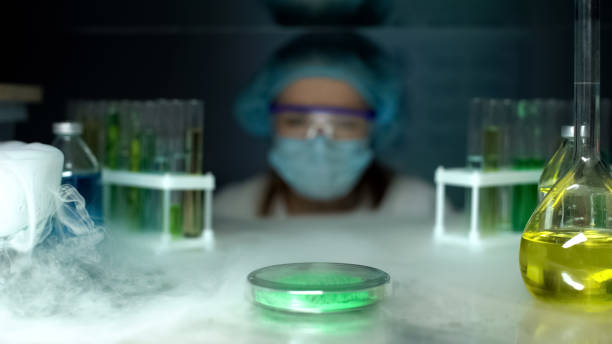 istock Petri dish with green powder sample in fridge, laboratory experiment, research 1152598789