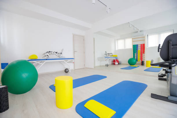 istock Kinesitherapy room with equipment and mirror on the wall 1152598998