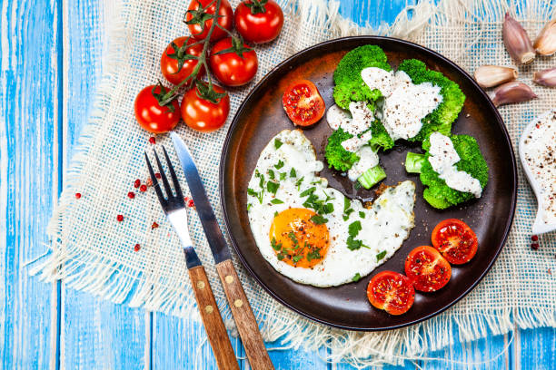 Breakfast - fried egg with vegetables