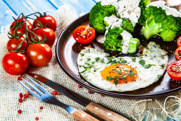 Breakfast - fried egg with vegetables