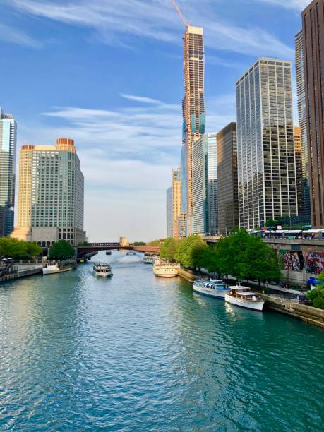 istock Chicago River with boats and skyscrapers 1152631710