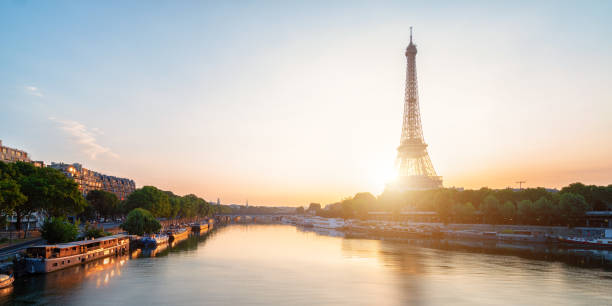 istock Surnise at the EIffel Tower in Pairs 1152679250