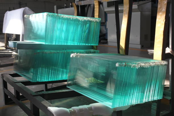 fabbrica di vetro - glass factory foto e immagini stock