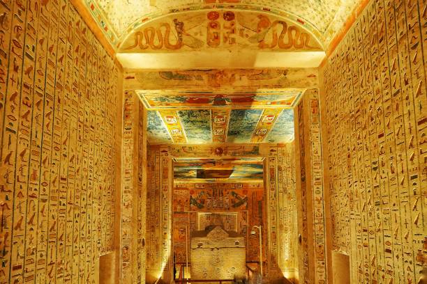 egypt hieroglyphics in valley of kings closeup detail , 15 jan 2019 , luxor , egypt. - luxor imagens e fotografias de stock