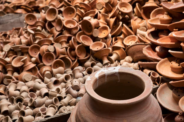 istock Piles of Pottery 1152763550