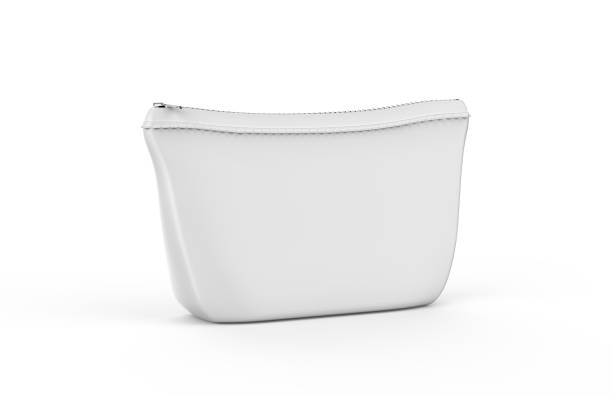 bolsa blanca en blanco para cosméticos mock up en fondo blanco aislado, bolso de esteticista de lino vacío con plantilla de maqueta de cremallera, ilustración 3d - cosmetic bag fotografías e imágenes de stock