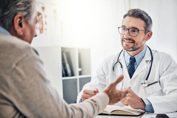 istock Describing his symptoms in detail 1152828167