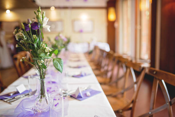 istock Elegant table setup in purple pastels for a restaurant wedding 1152849880