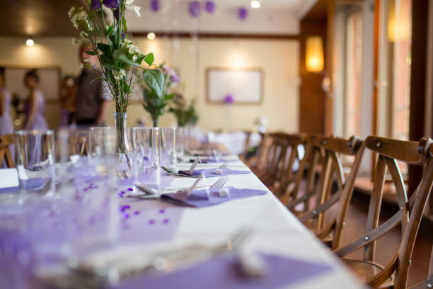 istock Elegant table setup in purple pastels for a restaurant wedding 1152849901