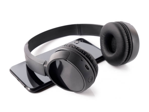 istock Wireless headphone and smartphone 1152888883