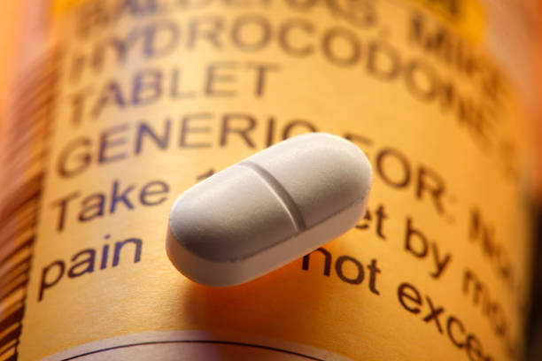 опиоидные таблетки на гидрокодон рецепт таблетки бутылку - hydrocodone стоковые фото и изображения