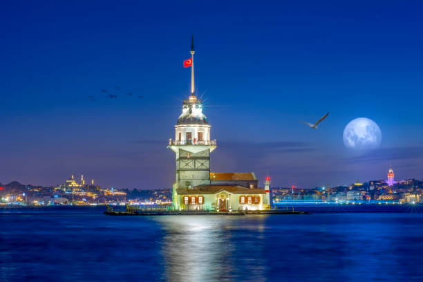 istock Maiden's Tower in istanbul, Turkey 1152924287
