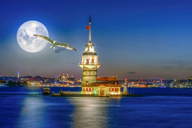 istock Maiden's Tower in istanbul, Turkey 1152925317