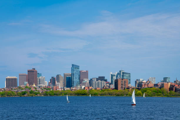 boston - boston skyline charles river blue stock-fotos und bilder