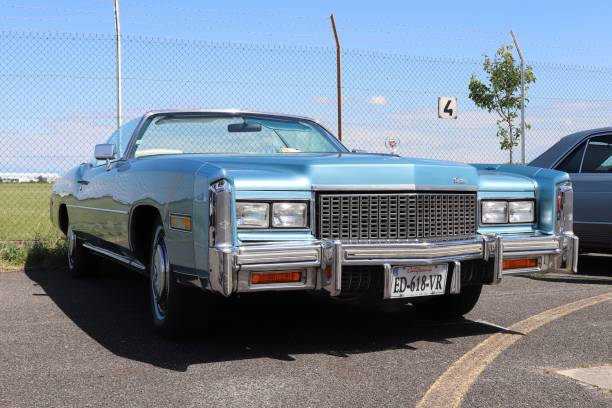 キャデラックエルドラドの青い車ヴィンテージコンバーチブルカー年1976