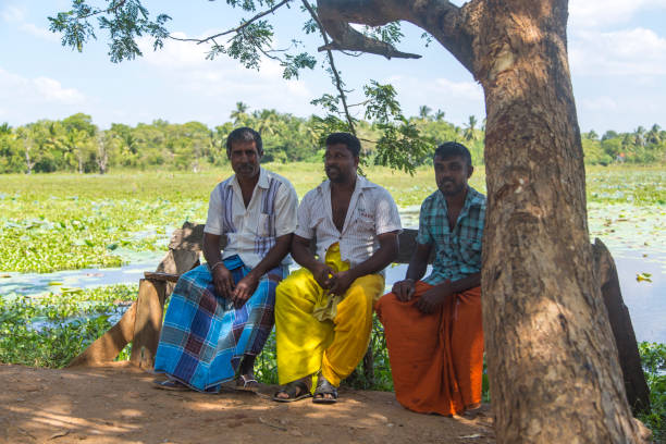 People from Matara district in Sri Lanka Unindentified people from Matara district in Sri Lanka. Matara is one of 25 districts of Sri Lanka with population of 800.000. sri lankan culture stock pictures, royalty-free photos & images