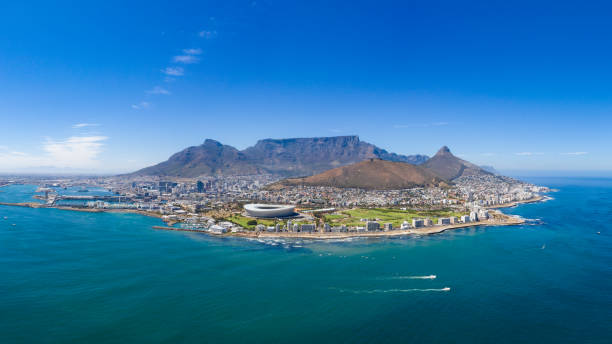 vista aérea da montanha do capetown e da tabela - panoramic landscape south africa cape town - fotografias e filmes do acervo