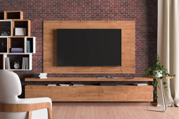 tv-bildschirm an der wand mit holzplatte über dem schrank im modernen wohnzimmer - zimmer bildschirm stock-fotos und bilder