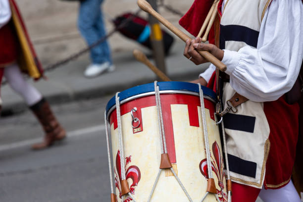 istock Drummer on the street 1153155677