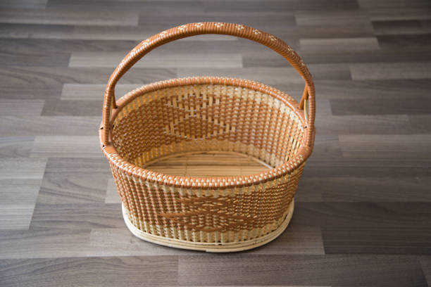 cesta - wicker basket store gift shop fotografías e imágenes de stock