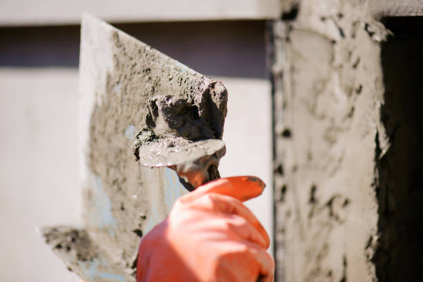 istock Workers are using a trowel to decorate the cement pillars into a beautiful ridge. 1153177030