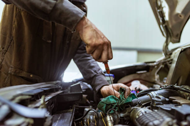 istock Cars problem-Repair cars 1153215854