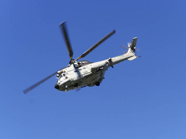 as332