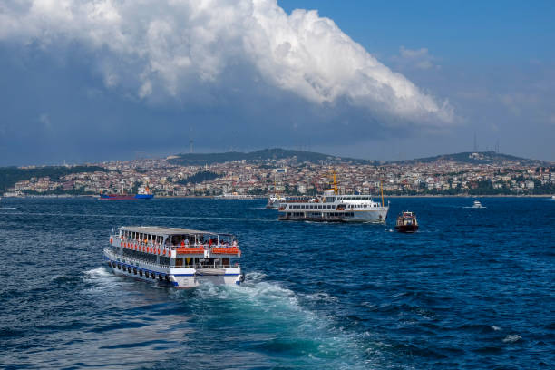 istock Bosphorus İstanbul strait and cruise ships 1153282833
