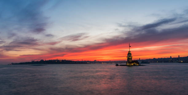 istock Maiden's Tower in Istanbul 1153293584