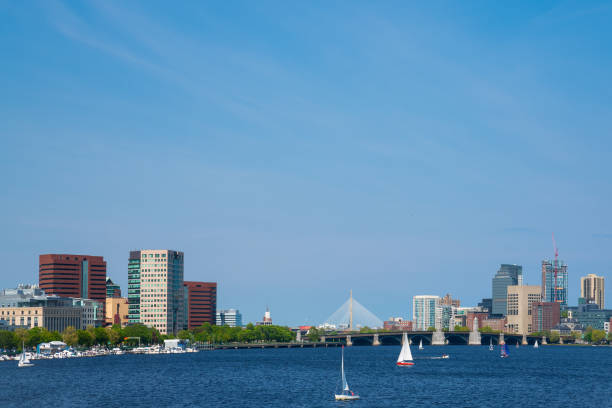 boston - boston skyline charles river blue stock-fotos und bilder