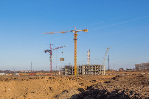 Construction of a monolithic apartment house