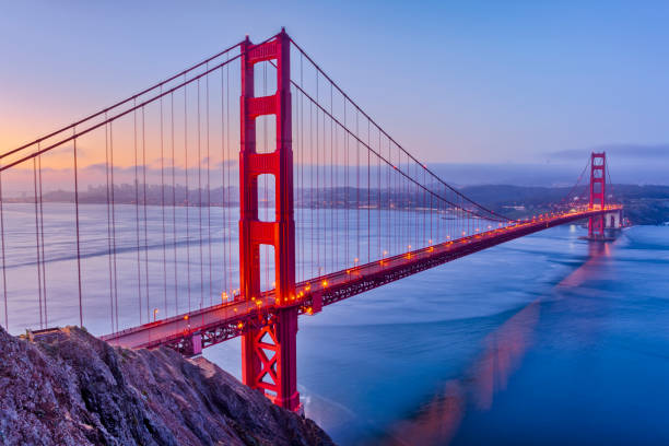 area della baia di san francisco in california - golden gate bridge san francisco county bridge san francisco bay foto e immagini stock