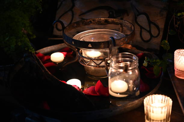 istock candle noght chya,achi 1153359980