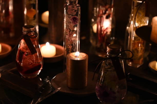 istock candle noght chya,achi 1153364161