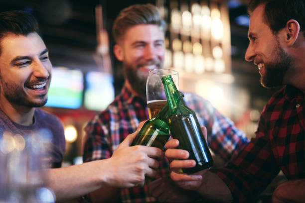 istock Time for beer with friends in the pub 1153367222