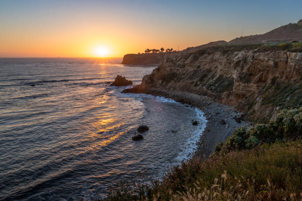 istock Pelican Cove and Point Vicente at Sunset 1153452627