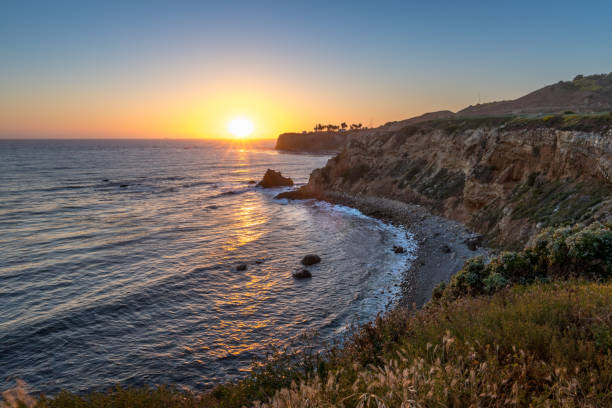 istock Pelican Cove and Point Vicente at Sunset 1153452633