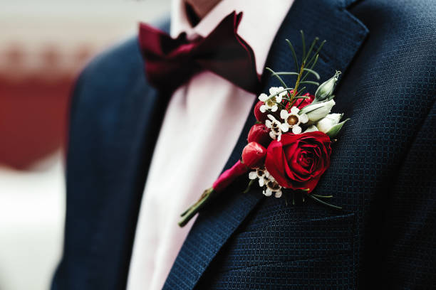 groom's boutonniere on the jacket - wedding suit imagens e fotografias de stock