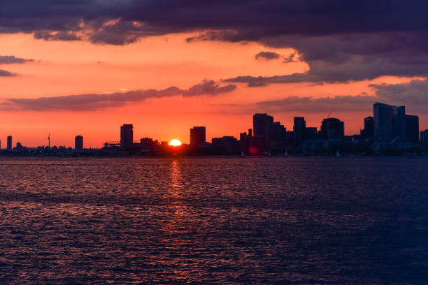 istock Cityscape in a colorful sunset un Torornto, Canada 1153471343