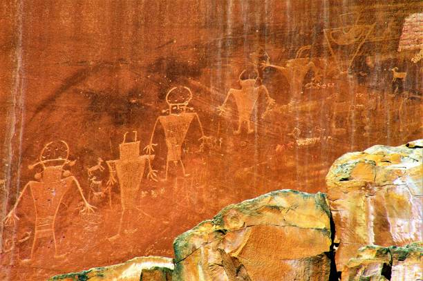Oost rekenkundig accu Native American Petroglyphs In Capitol Reef National Park Along The Fremont  River In Wayne County Utah Usa Stock Photo - Download Image Now - iStock
