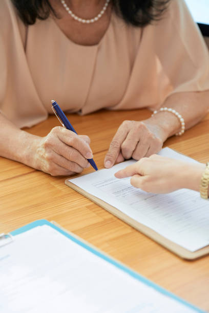 istock Businesswoman signing a contract 1153508587