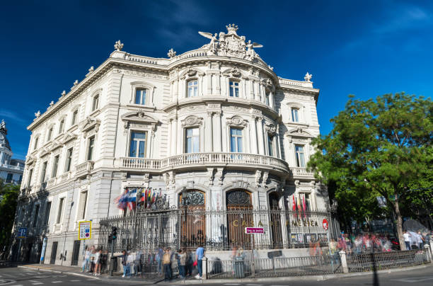 palace of linares in central madrid - palacio de linares imagens e fotografias de stock