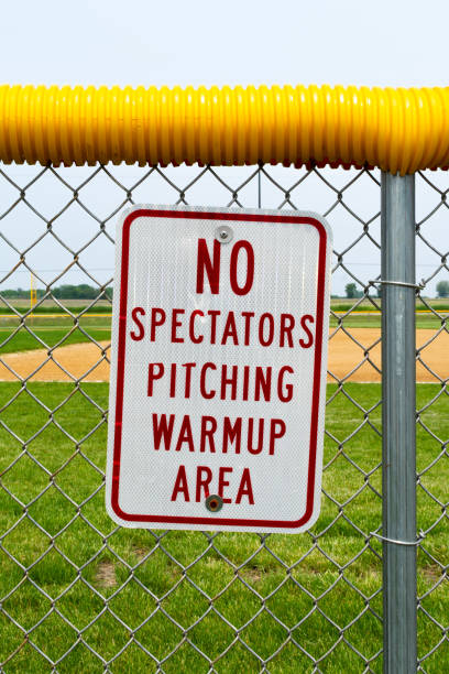 pitching area sign - baseball pitcher small sports league imagens e fotografias de stock