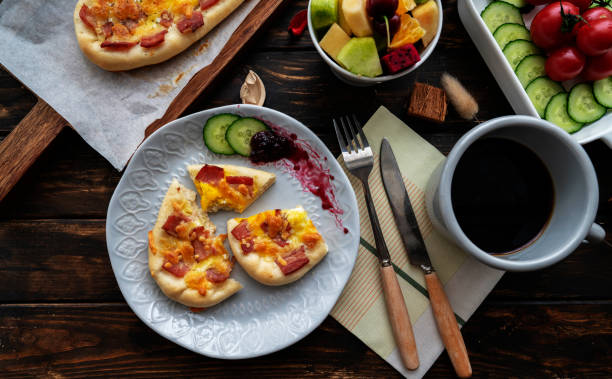 homemade healthy breakfast：cheese pizza with bacon and egg