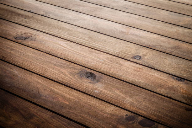 пустой деревянный стол с диагональными полосами - knotted wood wood material striped стоковые фото и изображения